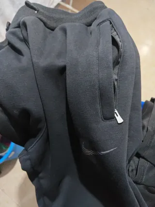 Pantalón chándal Nike negro pelillo