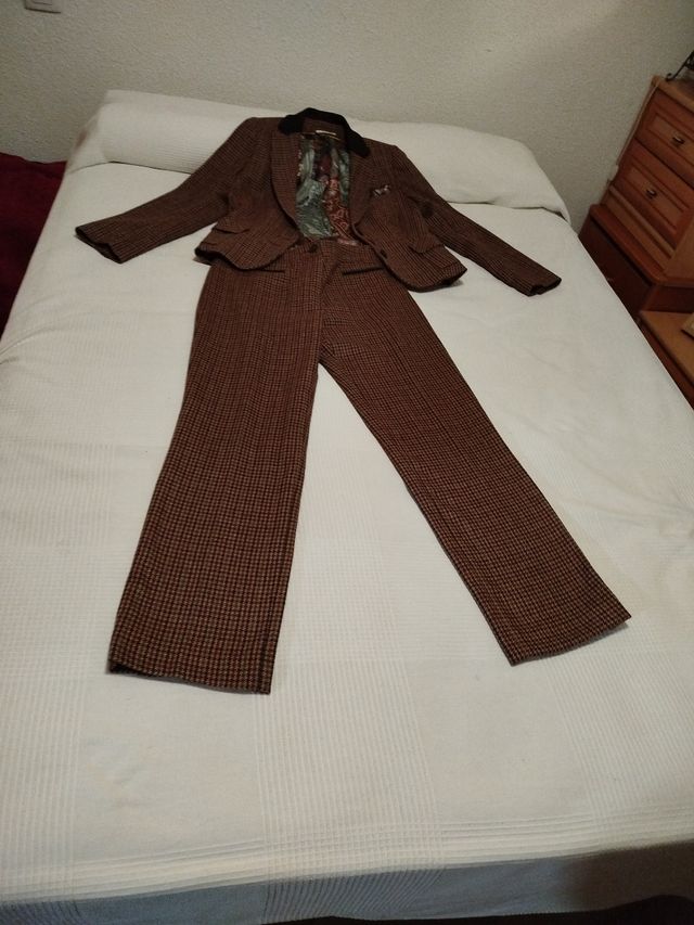 Traje de chaqueta y pantalón Gallo