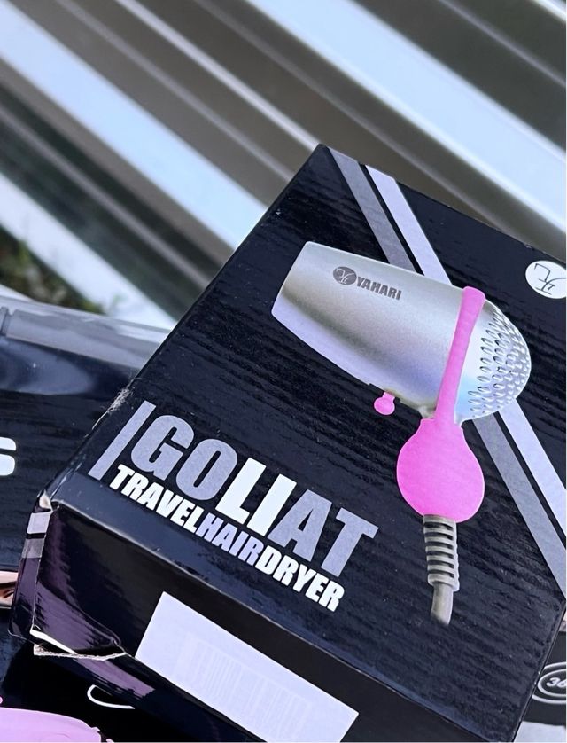 Plancha Pelo Taurus y dos regalitos de viaje