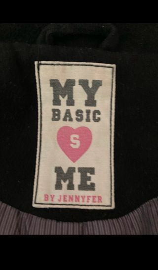 Abrigo paño negro ajustado a la cintura