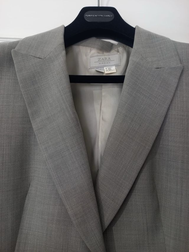 Traje chaqueta pantalón gris