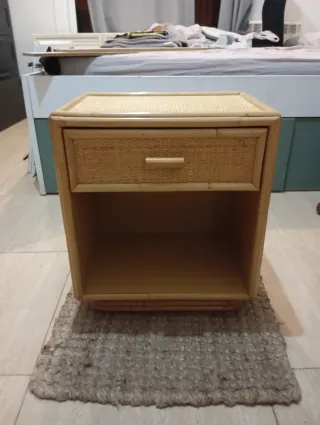 Comodino in vimini