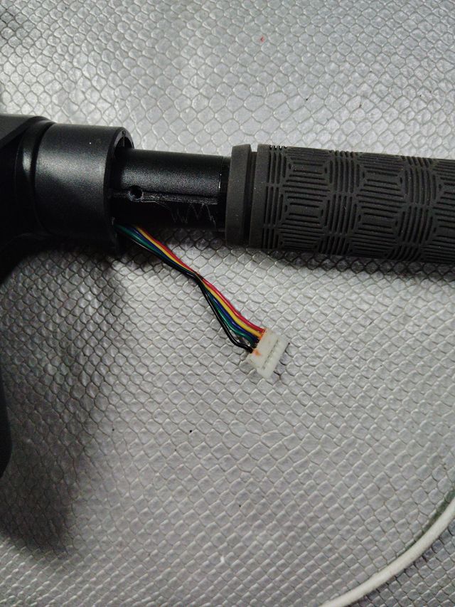 Manillar con pinza de freno y pantalla completa