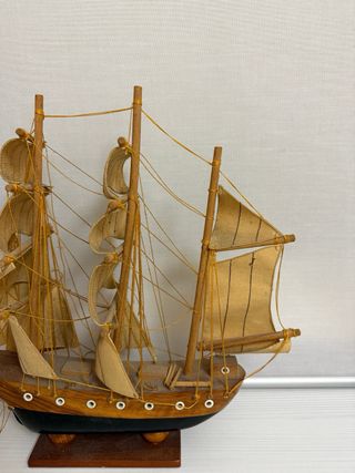 Barco de madera decorativo 29cm ancho x 31cm alto