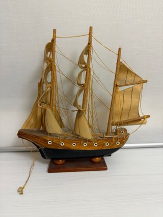 Barco de madera decorativo 29cm ancho x 31cm alto