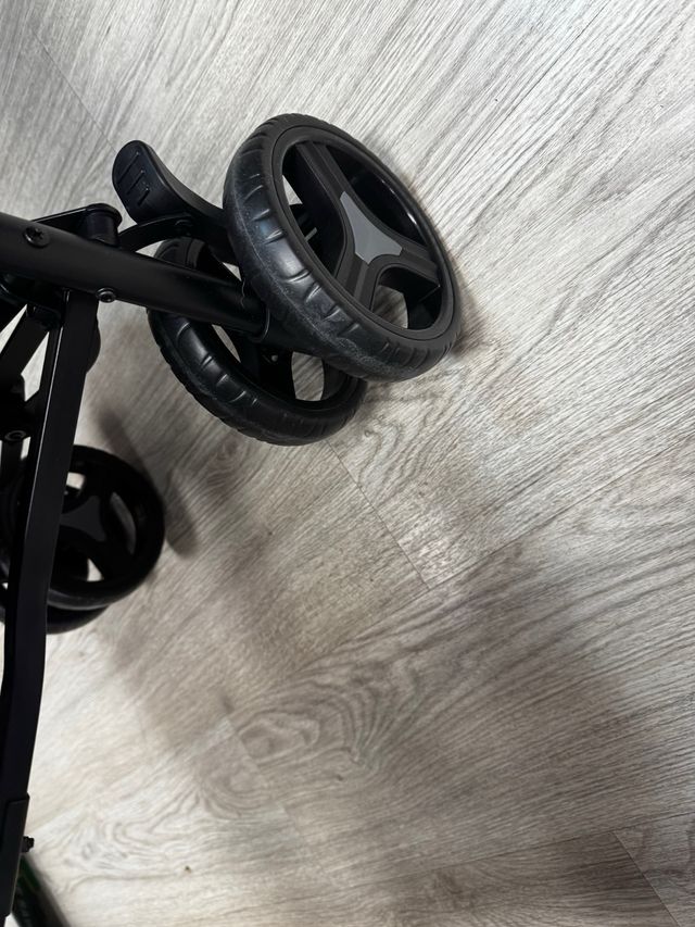 Cochecito de bebé Irma hasta 15 kg