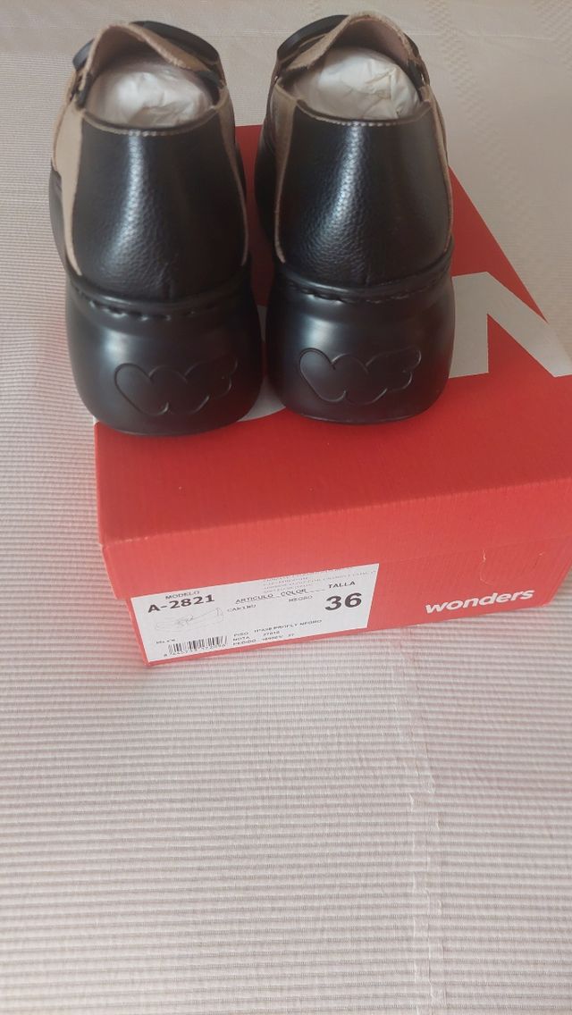 Zapatos Wonders Beige y Negro Talla 36