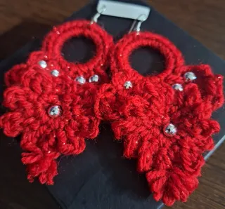 Pendientes Crochet Flor Roja con Cuentas