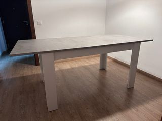 Mesa de comedor extensible blanca