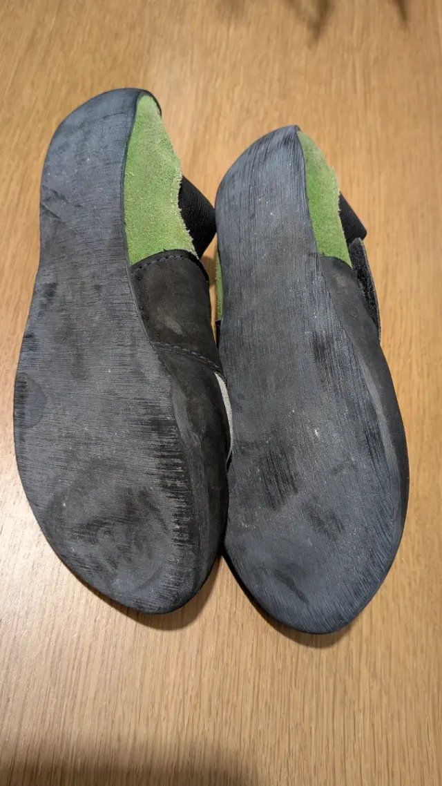 Pies de gato Simond grises y verdes como nuevos