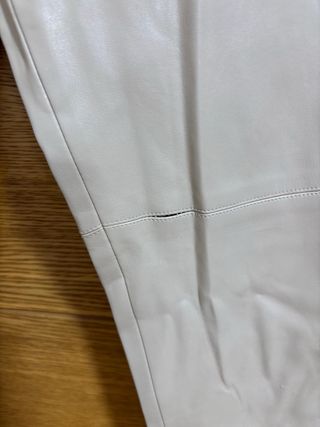 Pantalones efecto piel Zara. Talla L - SOLO ENVÍO