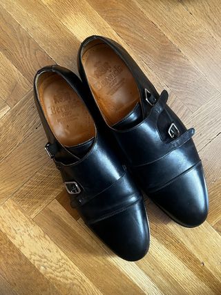 Zapatos Doble Hebilla Berwick Negros