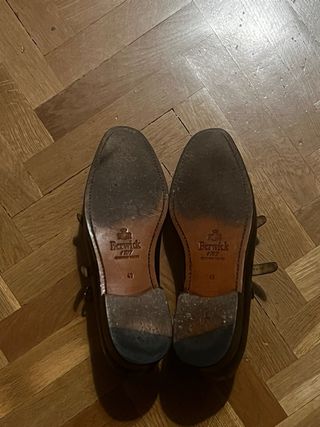 Zapatos Doble Hebilla Berwick Negros