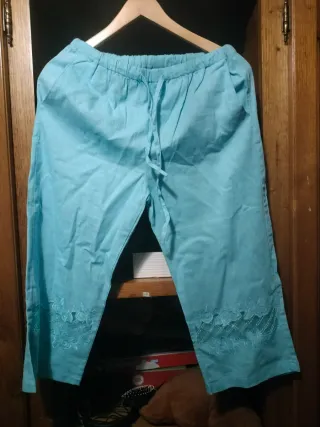 Pantalón Pirata Mujer Bordado