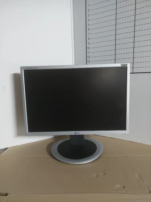 Monitor LG FLATRON M 19 Plata/Negro