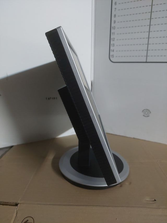 Monitor LG FLATRON M 19 Plata/Negro