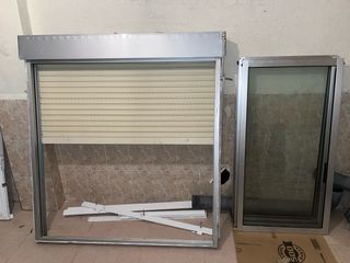 Ventana de aluminio con persiana
