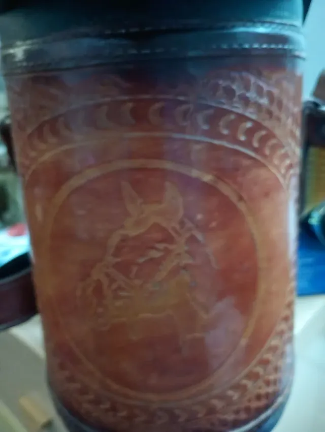 Termo de viaje con funda de cuero