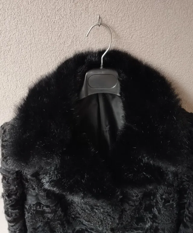 Abrigo vintage de astracán negro