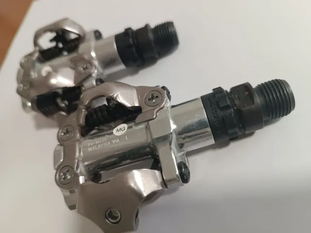 Pedales Shimano PD-M520