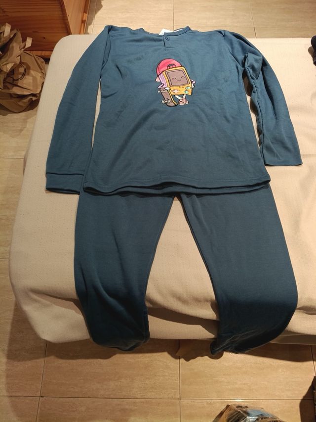 Pijama manga larga con dibujo