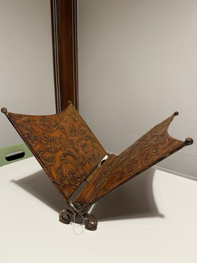 Revistero Vintage Metal y Madera