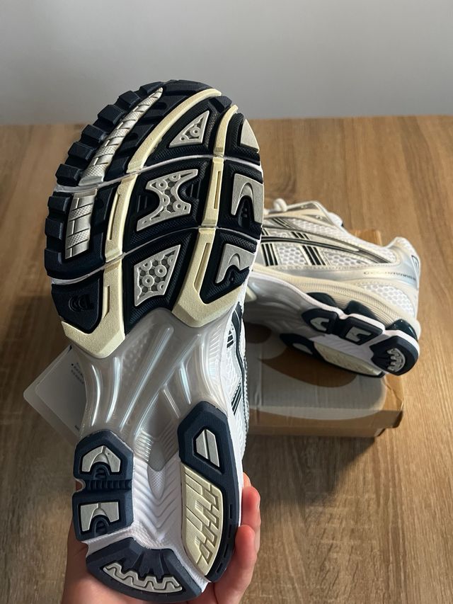 Zapatillas Asics Gel-Kayano Plata/Blanco