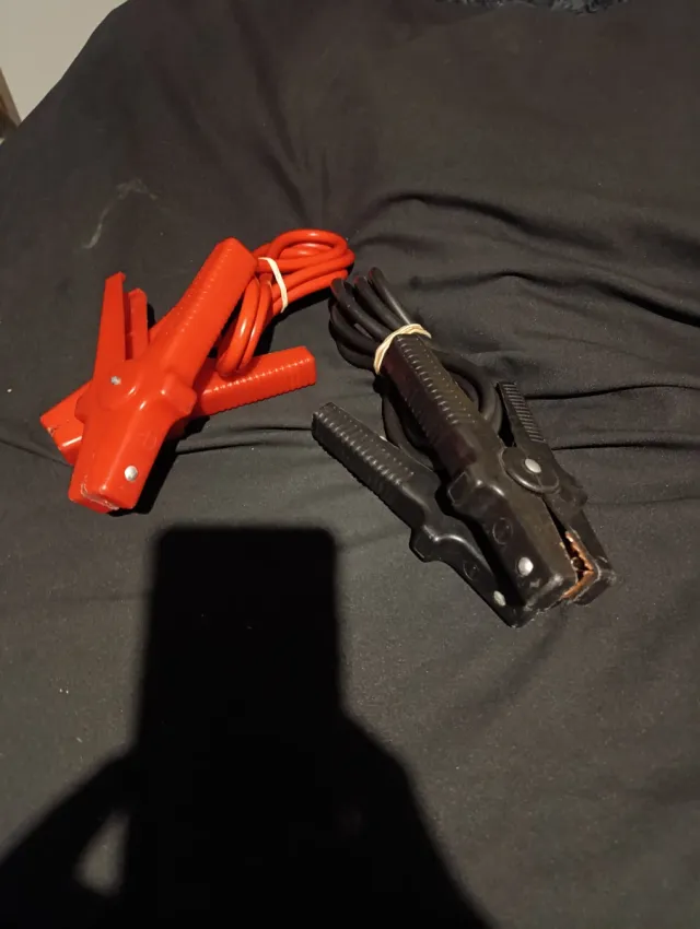 Pinzas de batería para coche