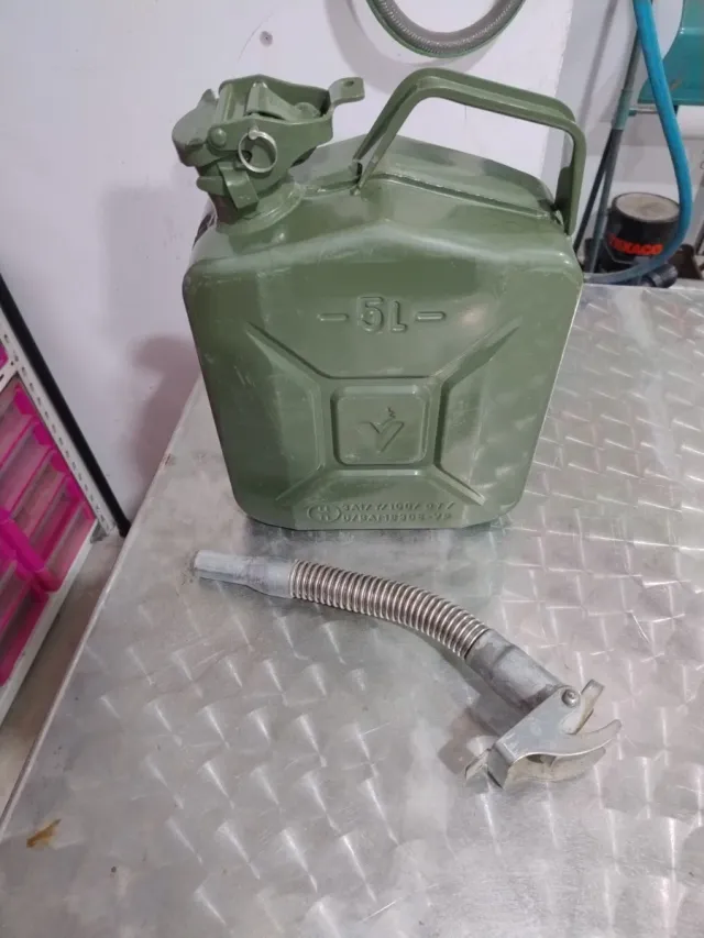 Garrafa combustible 5L verde