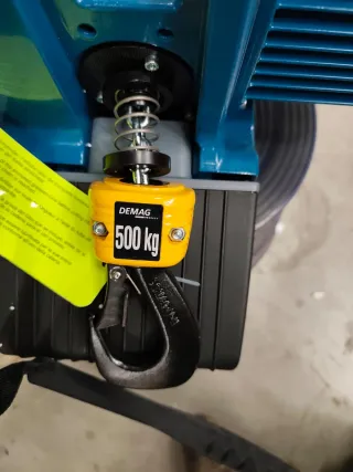 Polipasto DEMAG DC-Pro 500kg 415v 50Hz usado 1 vez