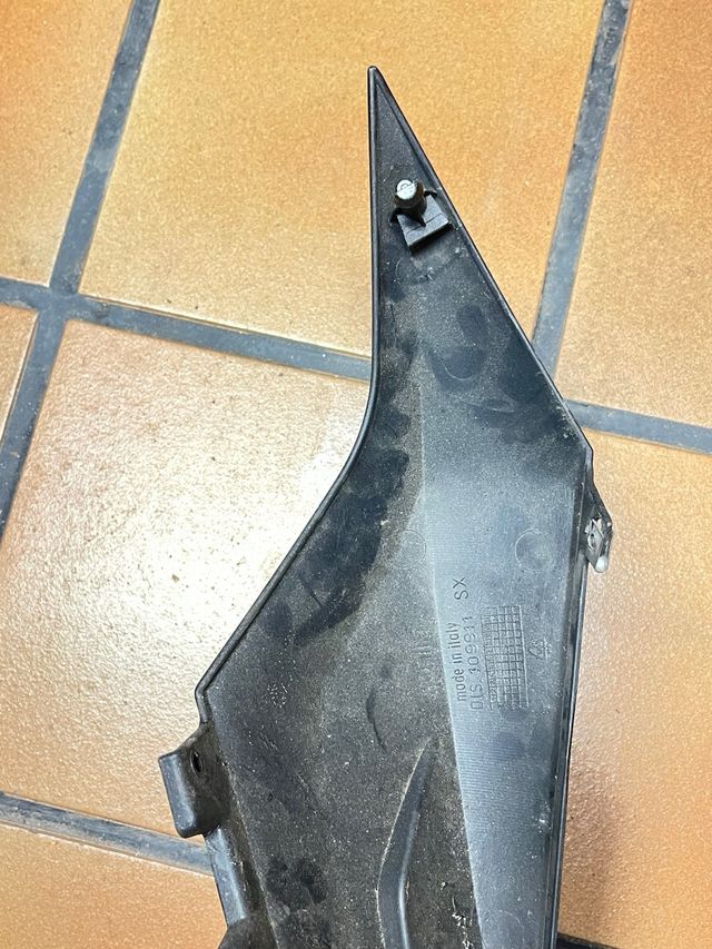 Tapa Colin Aprilia RS125 2006 Negra Roja