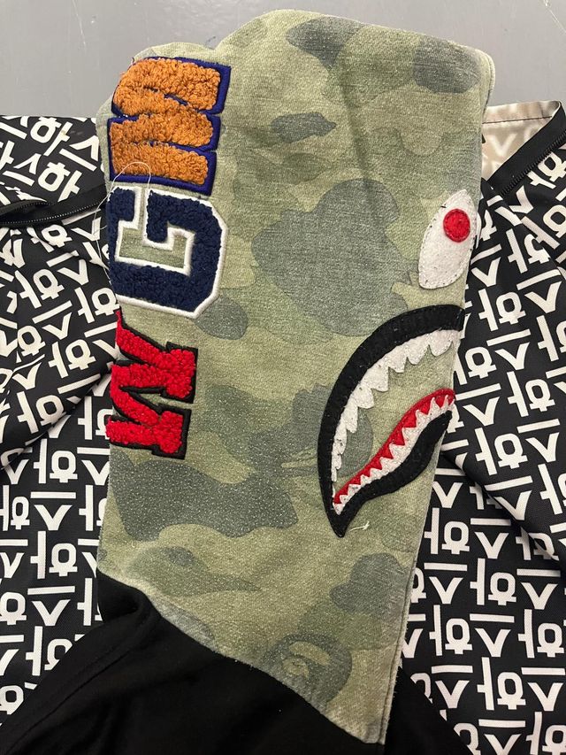 Sudadera BAPE Shark Camo Negra y Verde