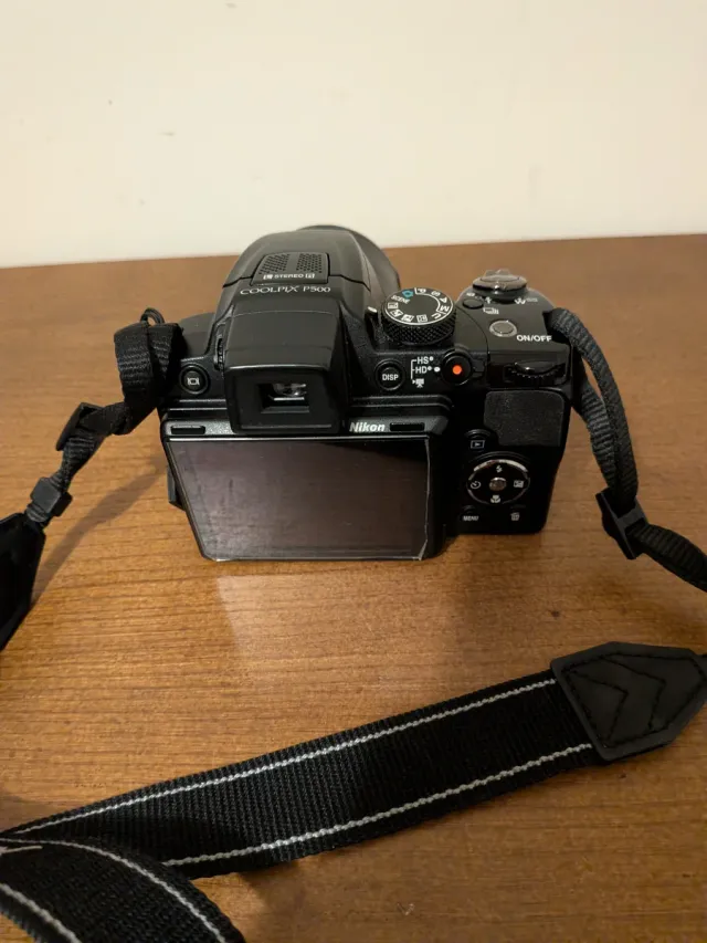 Cámara Nikon Coolpix P500 Negra