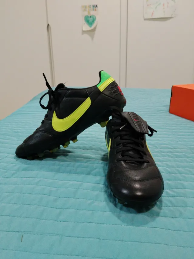Botas de fútbol Nike Premier III FG Talla 39