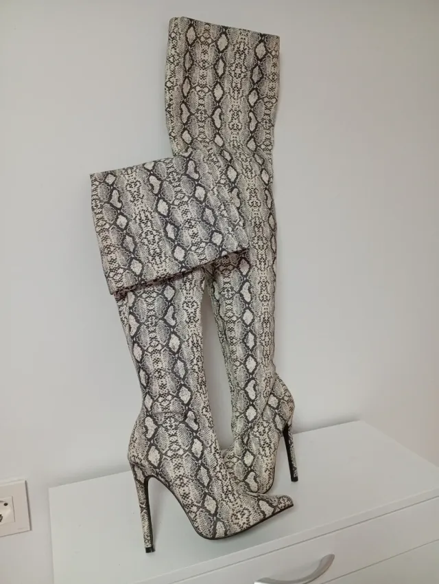 Botas altas estampado serpiente