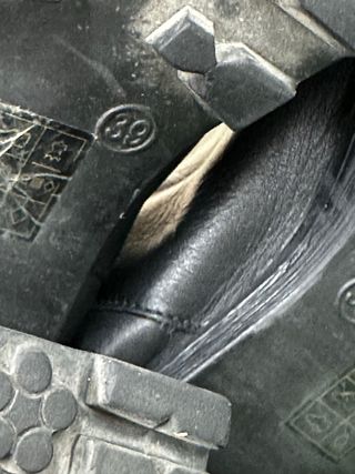 Stivali neri con tacco alto