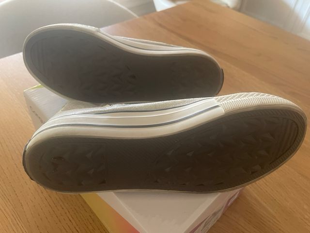 Zapatillas Conguitos, Talla 35.