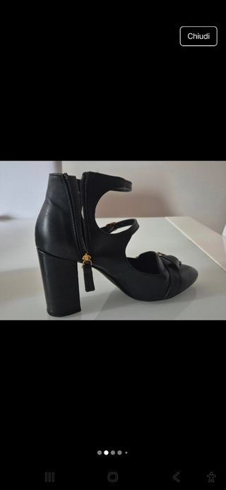 Divine Follie Scarpe Nere con Fibbia