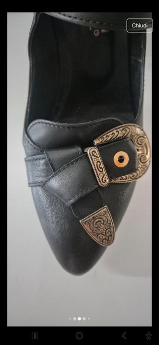 Divine Follie Scarpe Nere con Fibbia