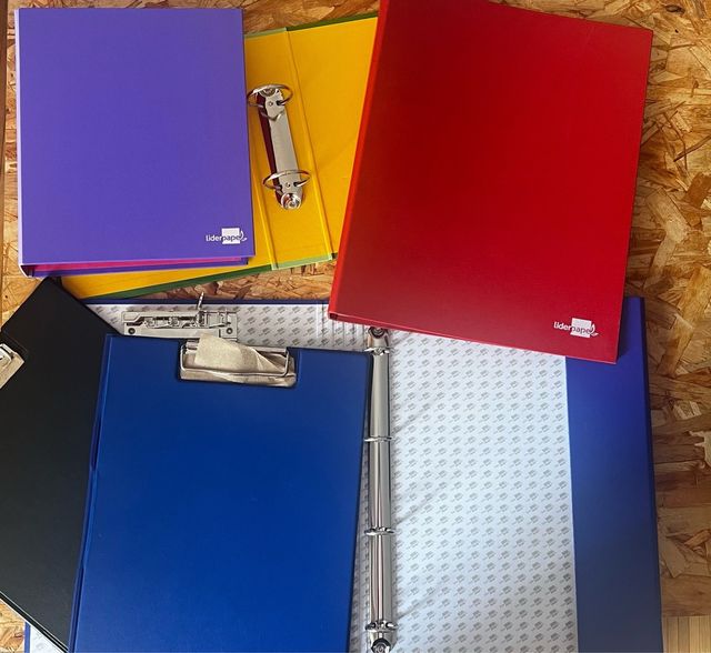 Lote 26. Portabloc y carpetas