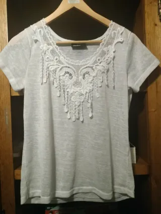Camiseta blanca mujer encaje