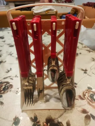 Set posate vintage ECO con manici rossi