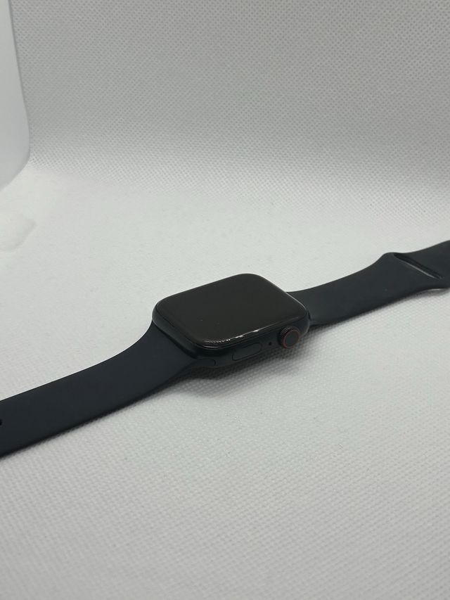 98% - Impecable Apple Watch SE 2 44mm CELL