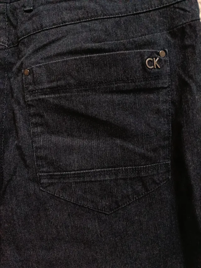Pantalón  Calvin Klein "Body Fit" Talla L