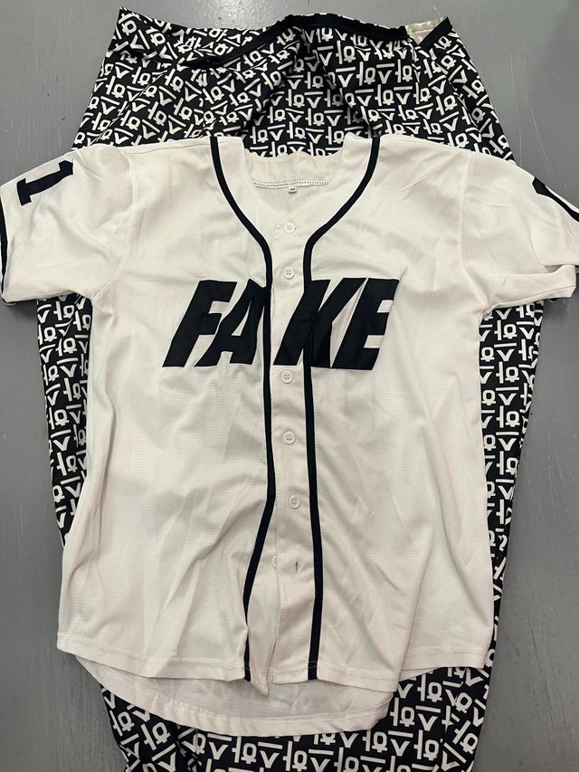 Camiseta FAKE Baseball Blanca Talla M