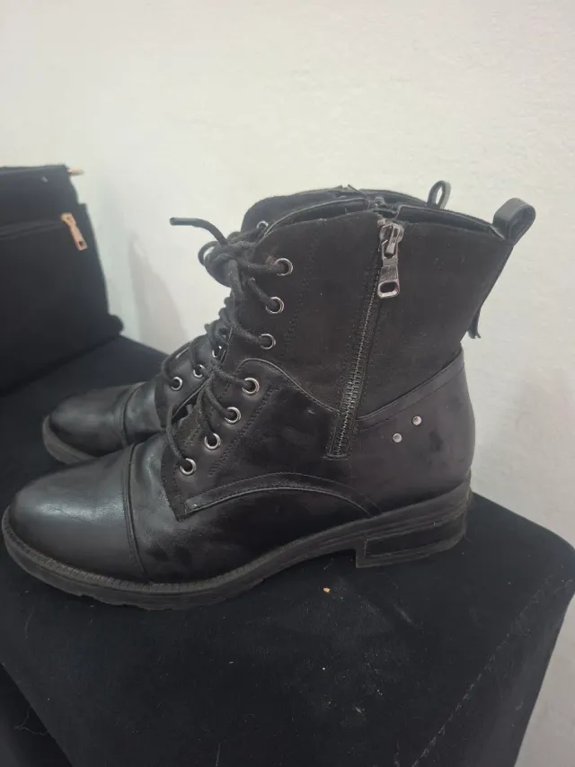 Botines negros talla 39