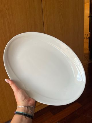 Piatto ovale in ceramica bianco
