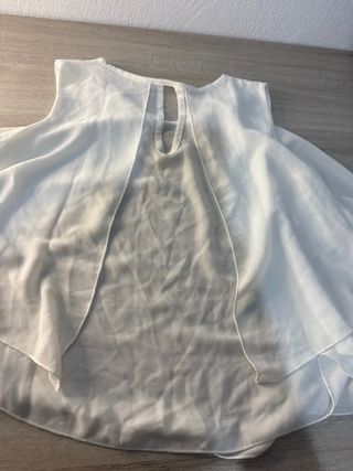 Blusa blanca con volantes