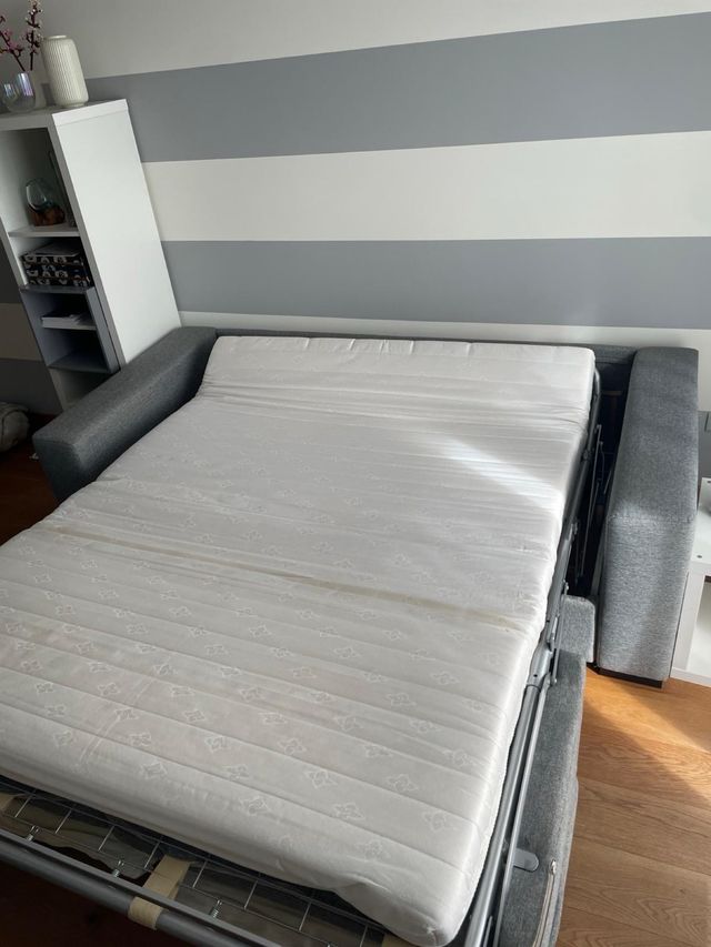 Divano-letto 3 posti grigio tessuto