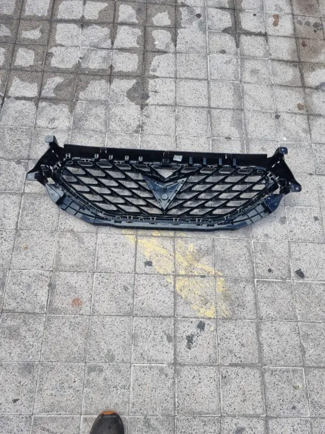 Grata CUPRA frontale per auto